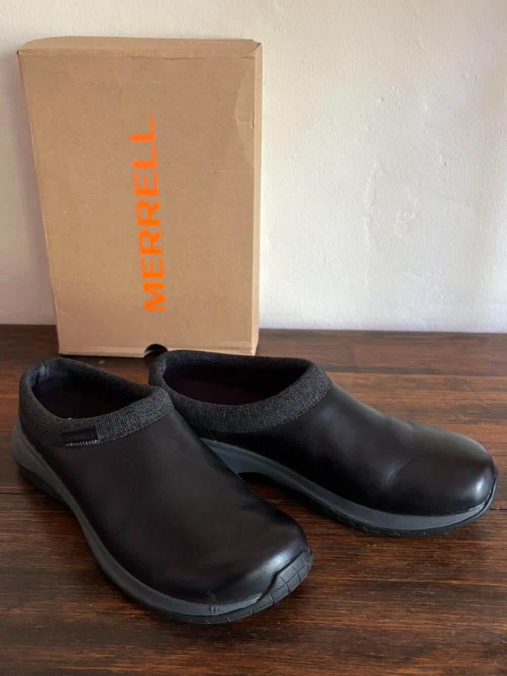 Merrell Women's Encore Nova 5 Size 8.5 black clogs slides